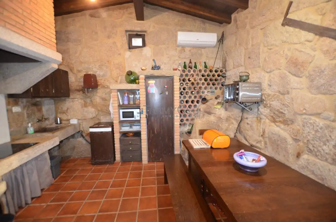 Cocina de Casa o chalet en venta en Tui con Calefacción, Jardín privado y Terraza