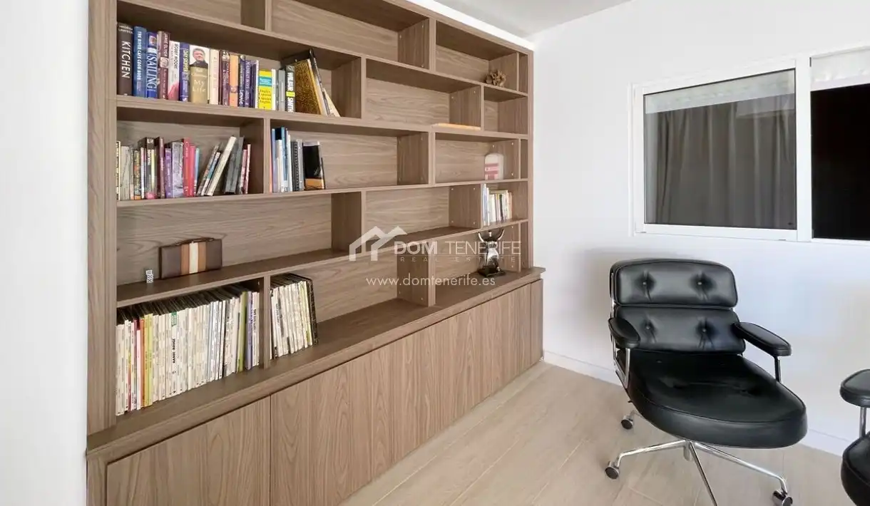 Piso en venta en Adeje con Terraza, Piscina y Amueblado