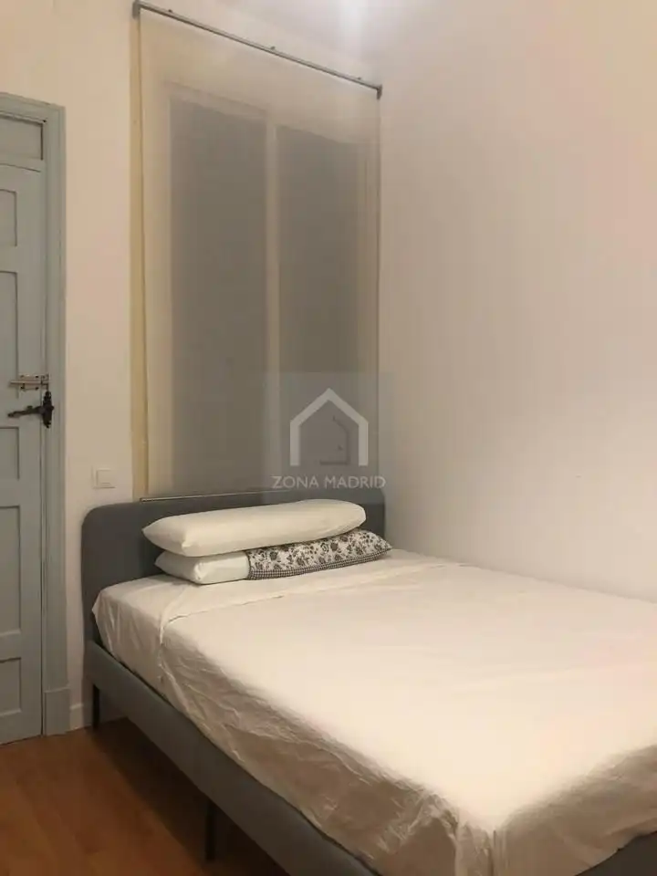 Habitación de Piso en venta en Madrid con Trastero