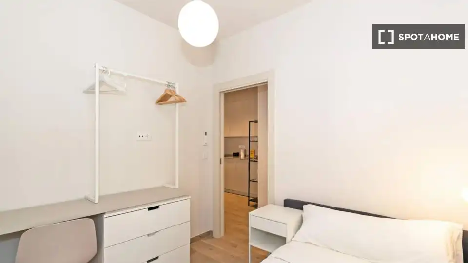 Habitación de Piso de alquiler en Valencia con Aire acondicionado, Calefacción y Amueblado