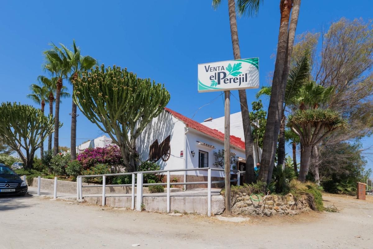 Premises for sale in Estepona  with Heating and Terrace