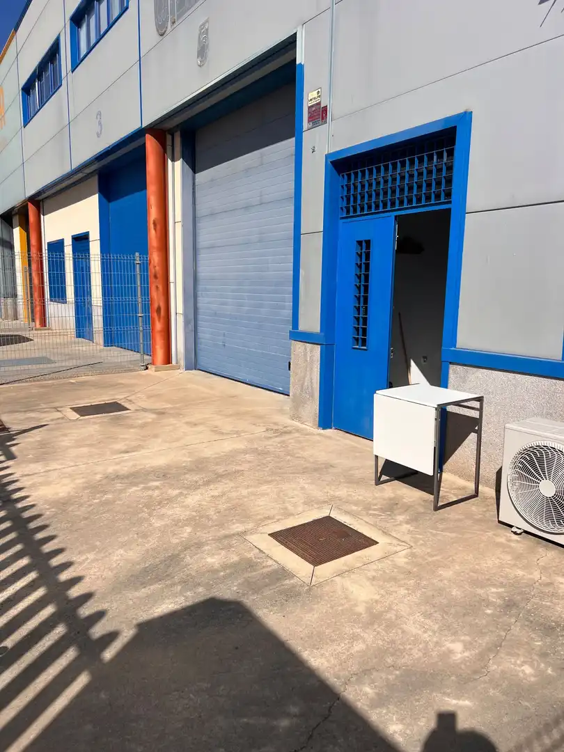 Vista exterior de Nave industrial en venta en Camas