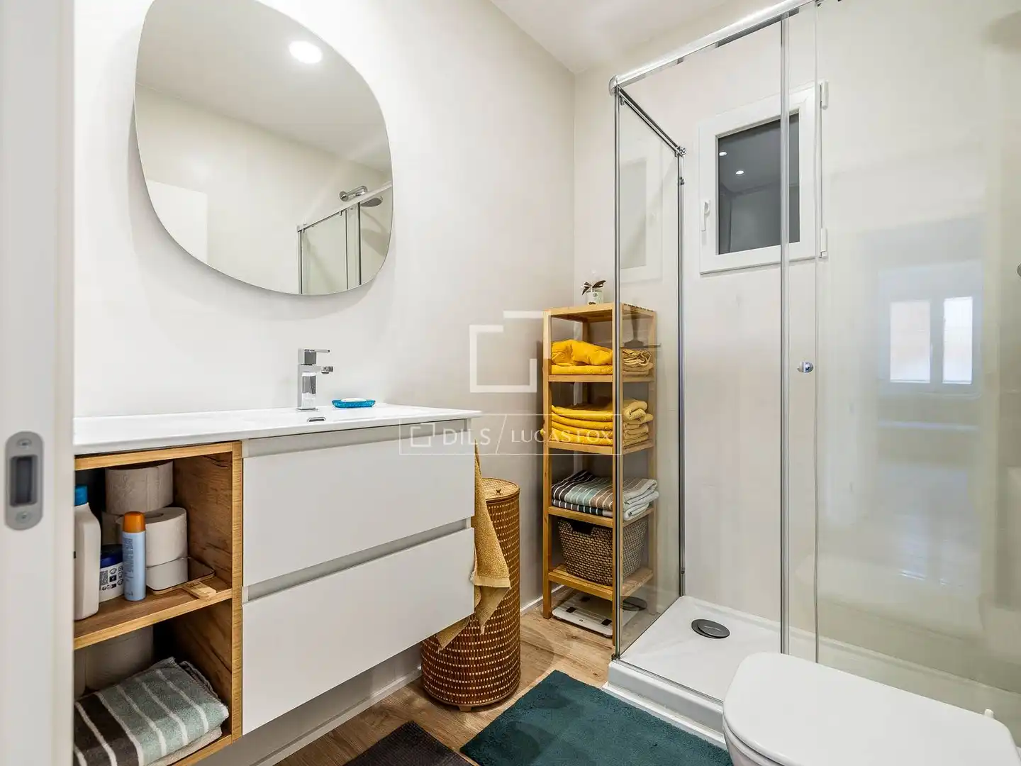 Badezimmer von Wohnung zum Verkauf in Madrid mit Klimaanlage und Heizung