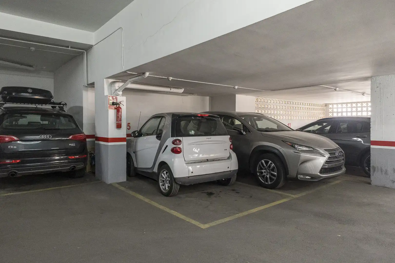Parking de Piso en venta en Barcelona con Calefacción, Jardín privado y Terraza