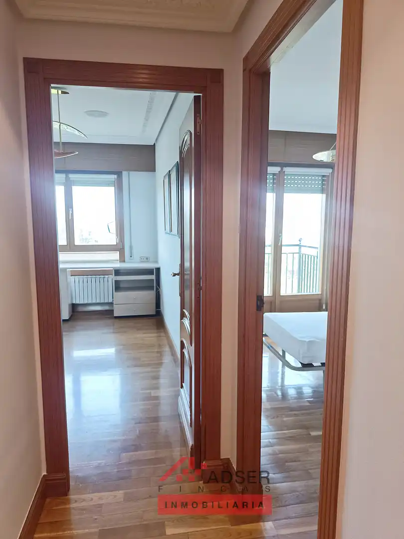 Habitación de Piso en venta en  Logroño con Calefacción, Parquet y Terraza