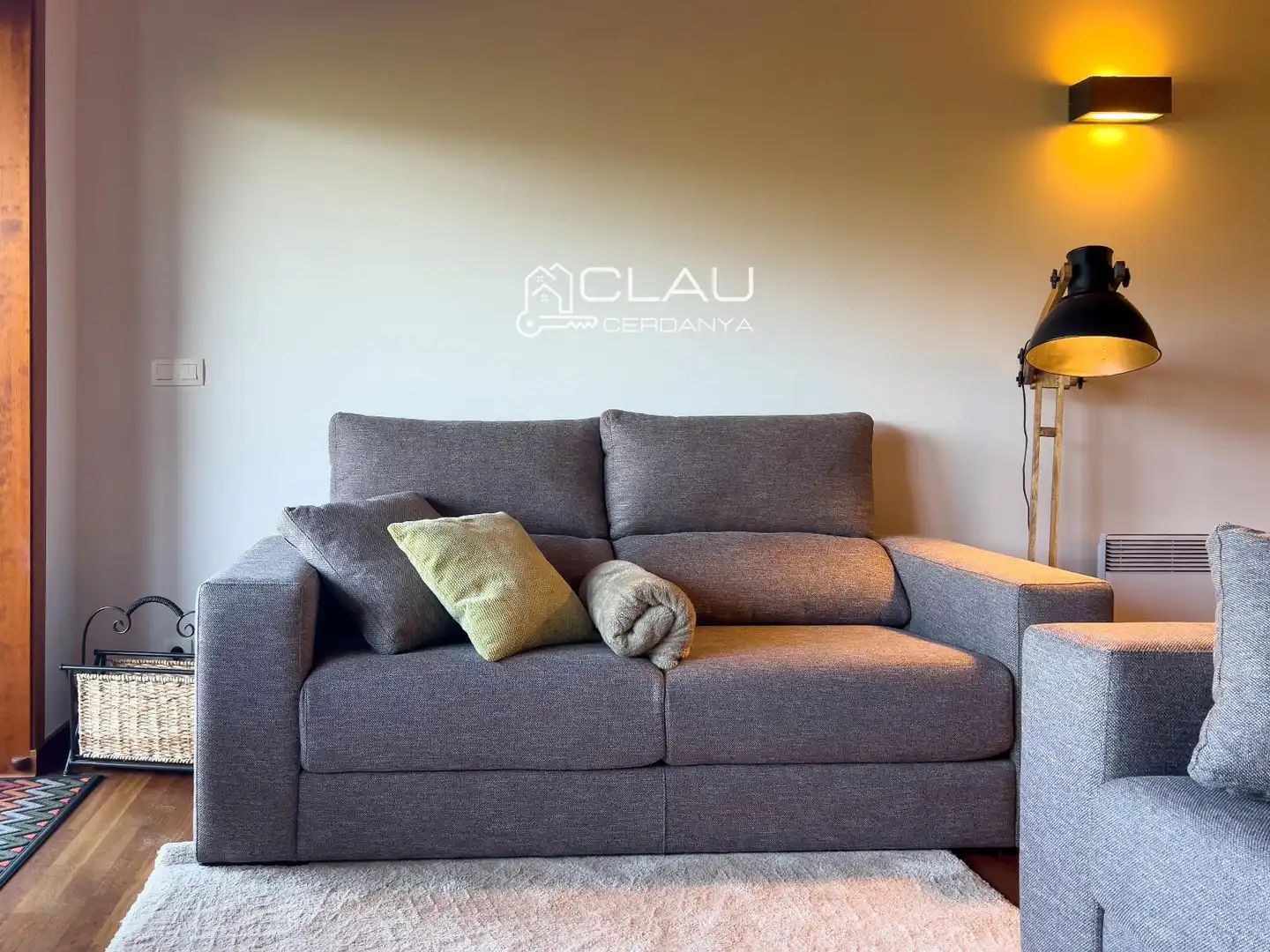 Sala de estar de Piso de alquiler en Osséja con Calefacción, Jardín privado y Parquet