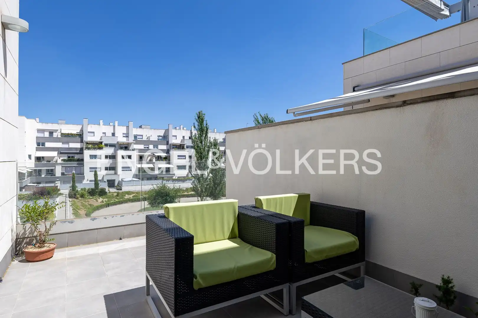 Terrace of Duplexes for sale in Madrid  with Air Conditioner, Heating and Private garden