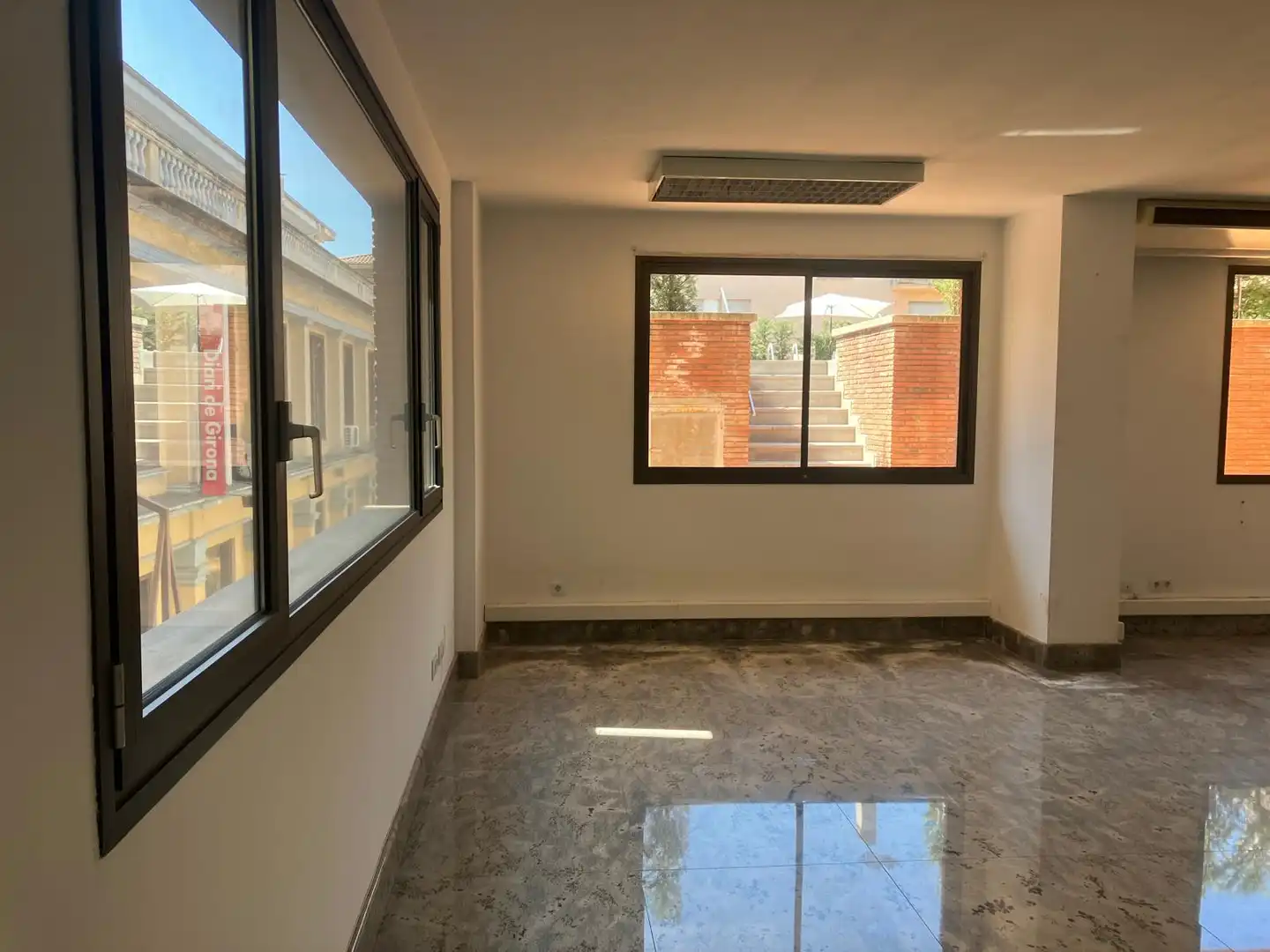 Büro zum Verkauf in Plaça Escultor Josep Clarà 7, imagen 8