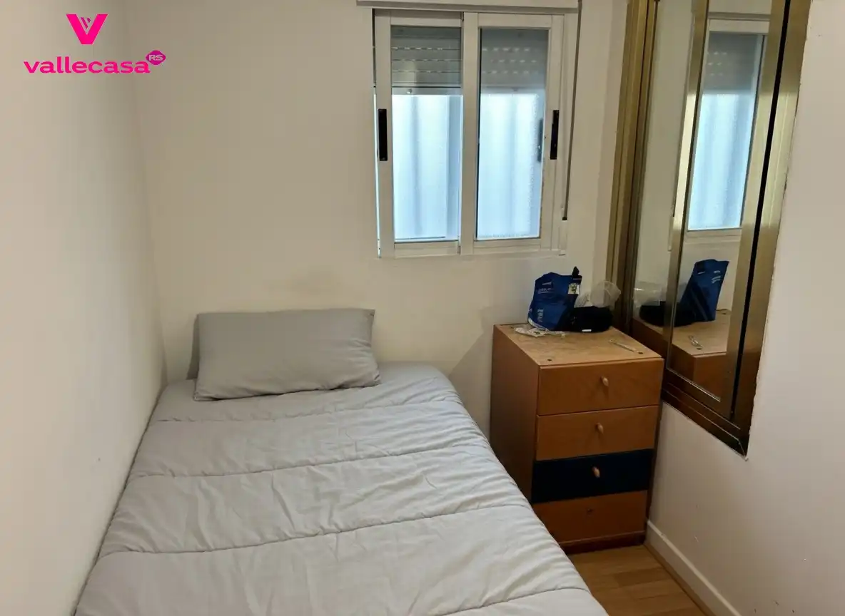 Habitación de Casa adosada en venta en Madrid con Aire acondicionado, Parquet y Terraza