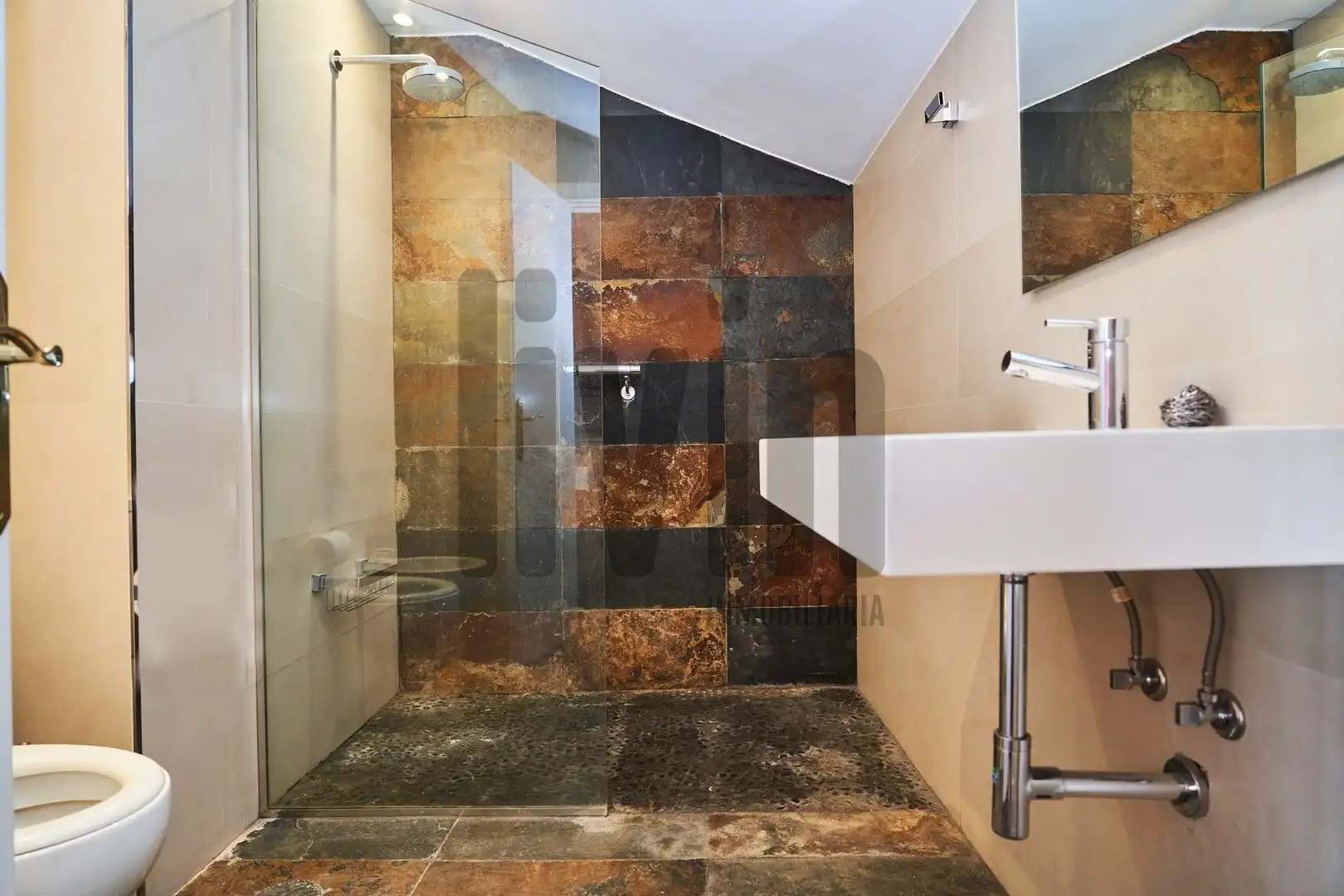 Bathroom of Houses for sale in Jaén  with Air Conditioner, Heating and Terrace
