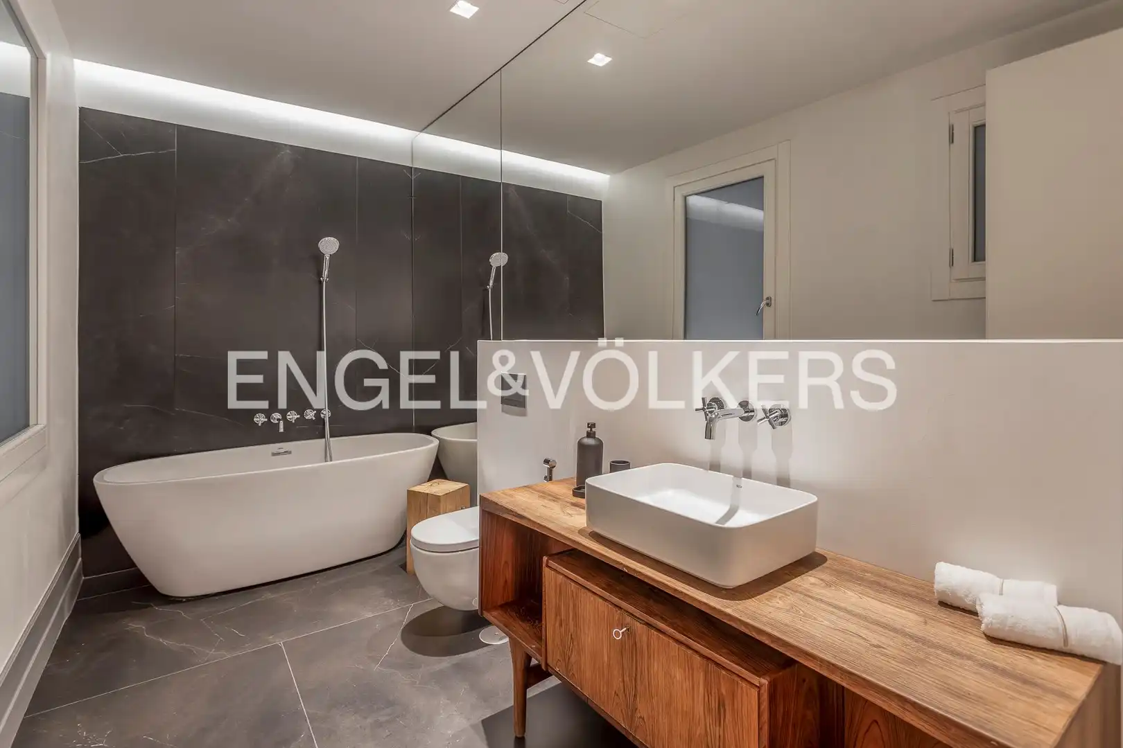 Badezimmer von Wohnung zur Miete in Chamberí