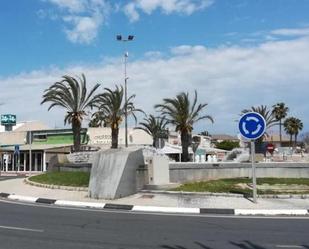 Vista exterior de Casa o xalet en venda en San Vicente del Raspeig / Sant Vicent del Raspeig amb Piscina