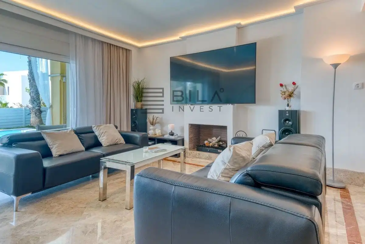 Living room of Detached homes for sale in Marbella  with Air Conditioner, Terrace and Storage room