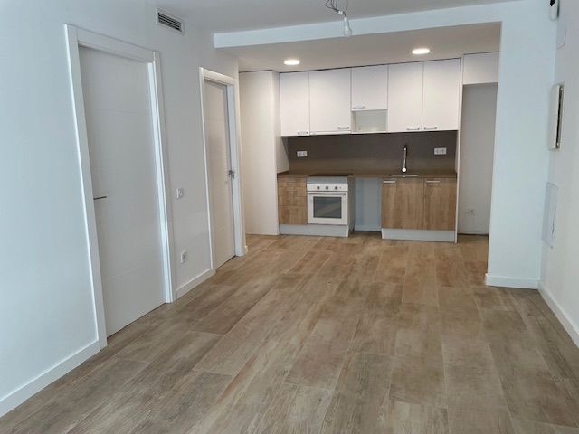 Kitchen of Flat to rent in  Barcelona Capital  with Air Conditioner, Heating and Storage room