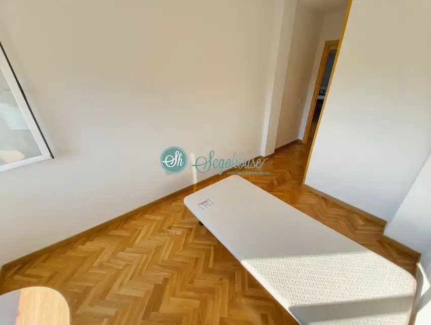 Schlafzimmer von Wohnung zur Miete in Segovia mit Heizung, Parkett und Terrasse