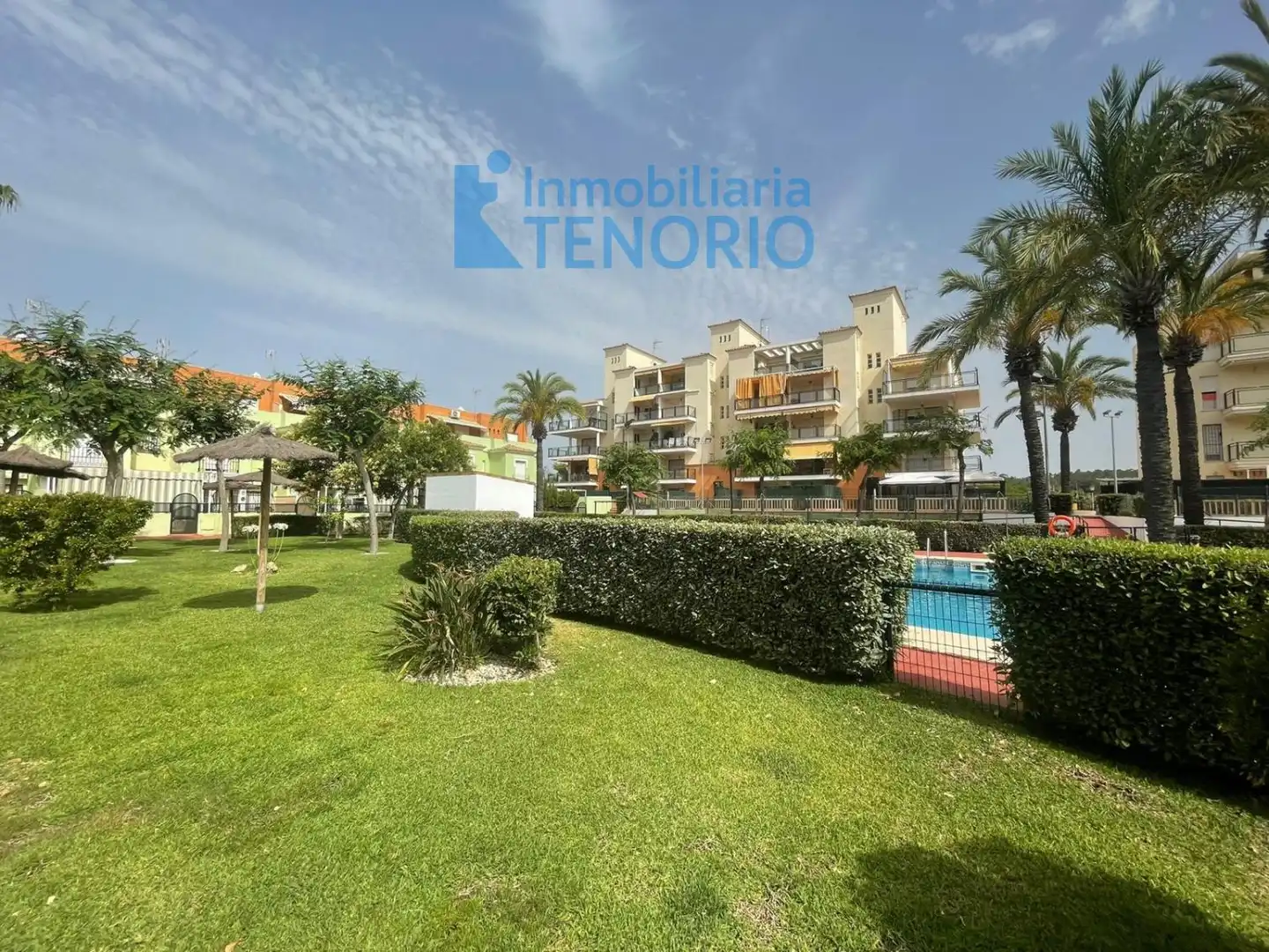 Außenansicht von Dachboden zum Verkauf in La Antilla mit Terrasse, Abstellraum und Gemeinschaftspool