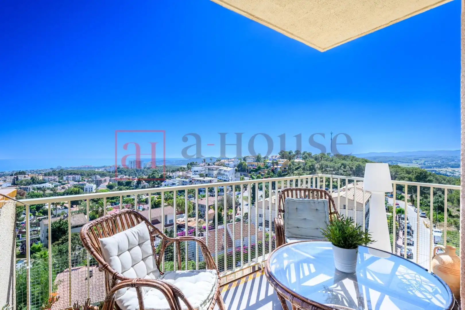 Terrassa de Àtic en venda en Sitges amb Aire condicionat, Calefacció i Jardí privat