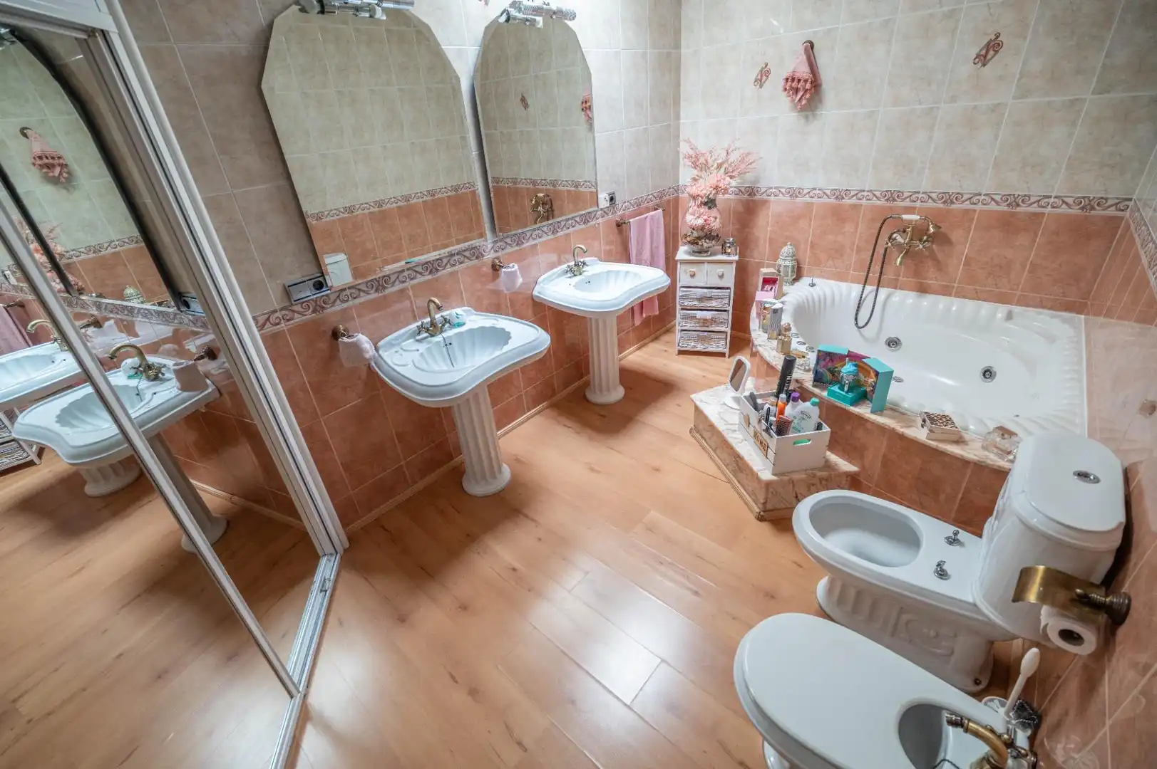 Bany de Casa o xalet en venda en Las Gabias amb Aire condicionat, Terrassa i Moblat