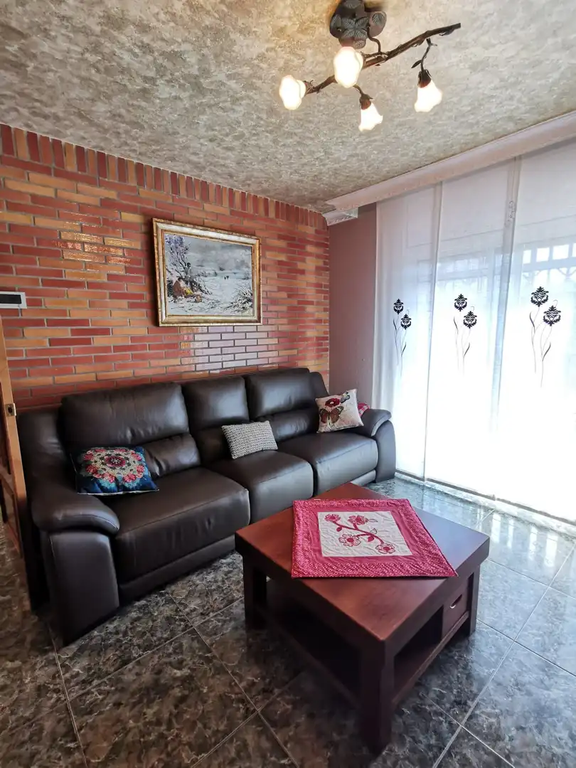 Sala de estar de Casa o chalet en venta en Cervera con Calefacción y Jardín privado