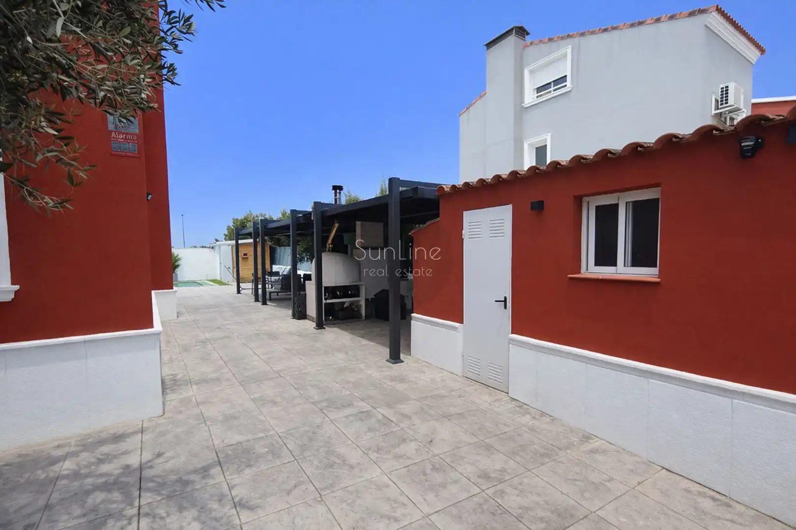 Exterior view of Houses for sale in La Pobla de Vallbona  with Air Conditioner, Private garden and Terrace