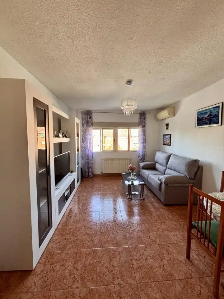 Living room of Flat for sale in Torrejón de Ardoz  with Air Conditioner, Heating and Furnished