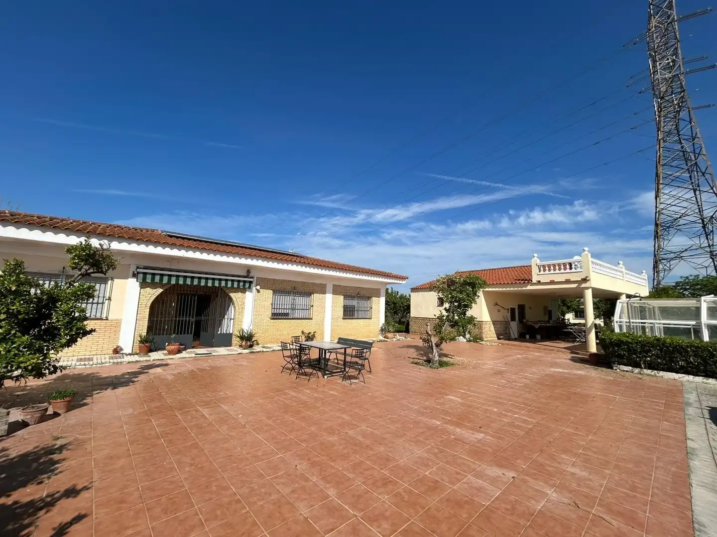 Exterior view of Houses for sale in Alcalá de Guadaira  with Private garden, Terrace and Storage room