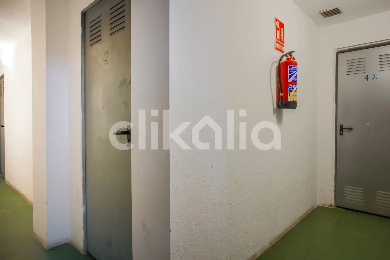 Piso en venta en Madrid con Calefacción, Trastero y Piscina
