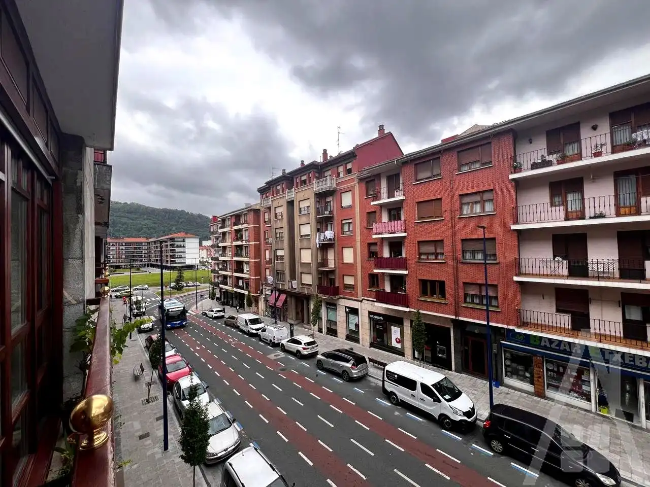 Vista exterior de Pis en venda en Etxebarri amb Calefacció, Parquet i Terrassa