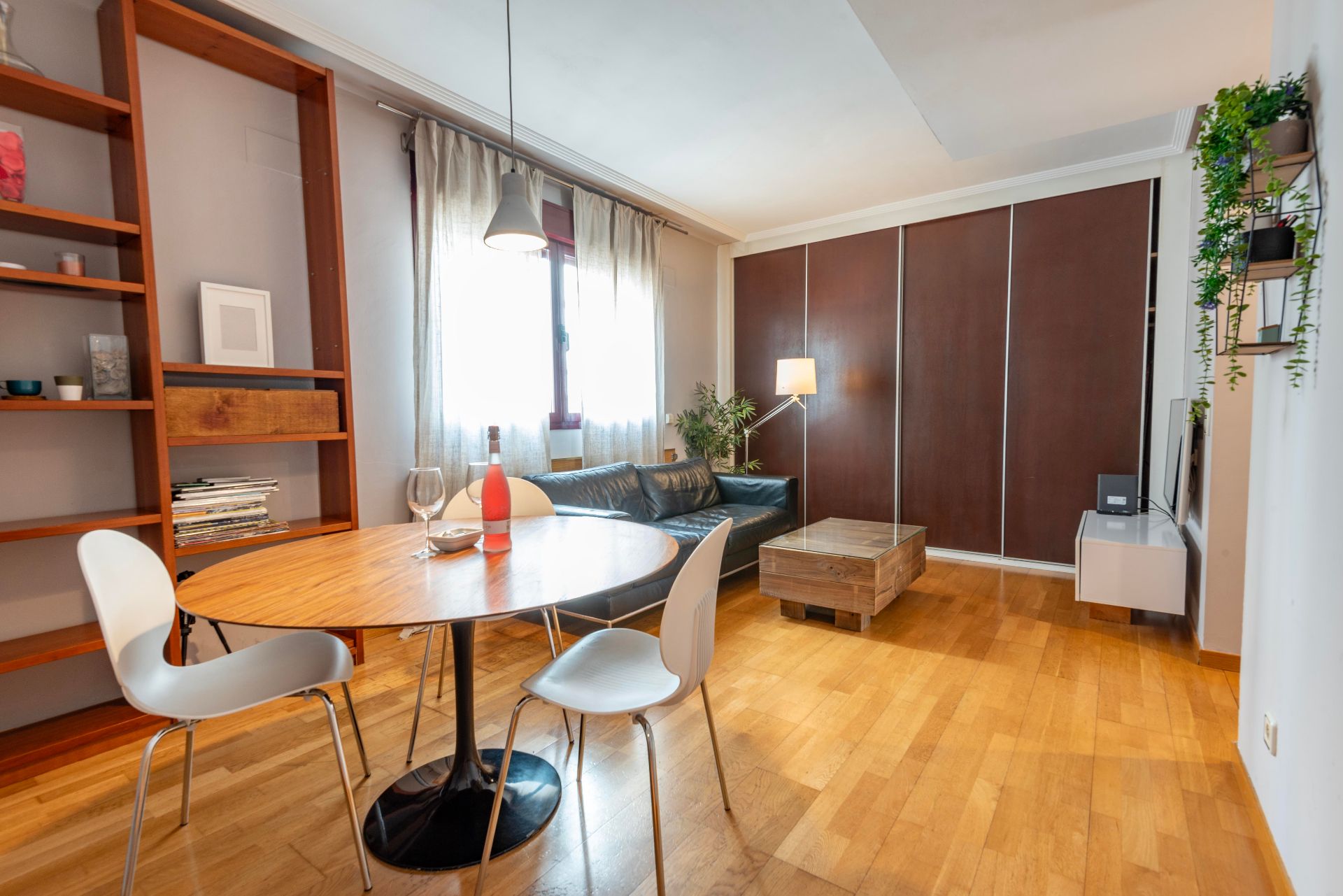 Sala d'estar de Pis de lloguer en  Madrid Capital amb Aire condicionat, Calefacció i Parquet