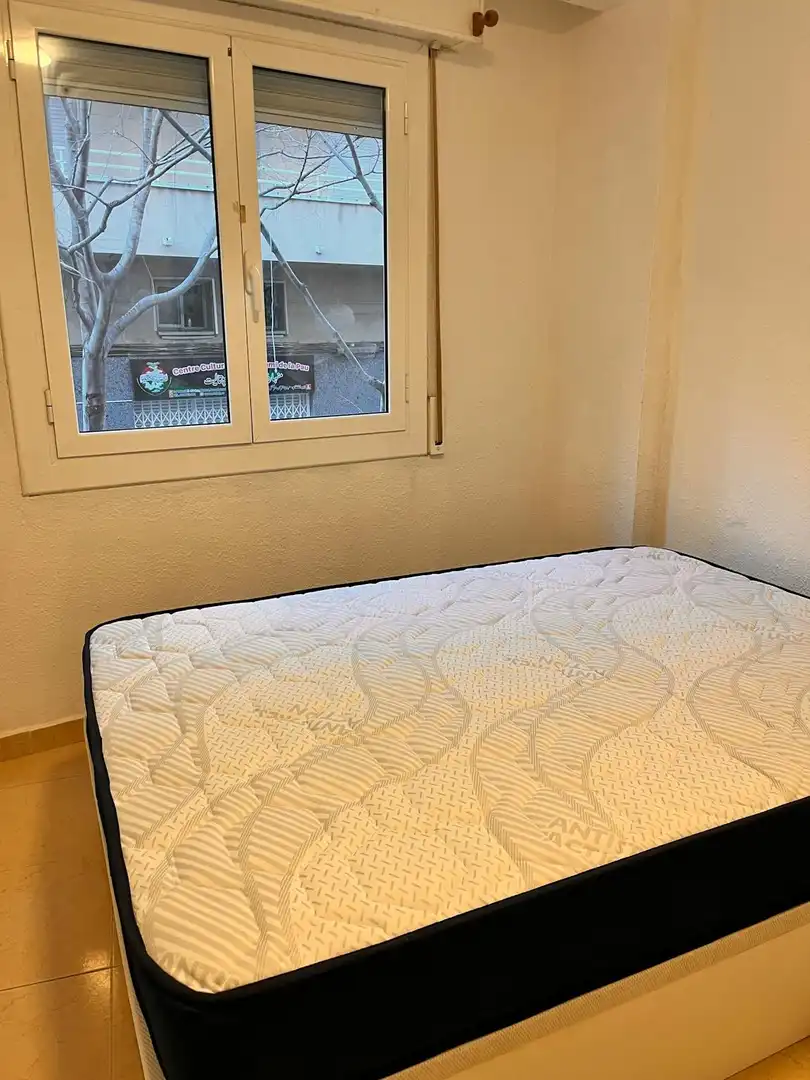 Bedroom of Flat for share in L'Hospitalet de Llobregat  with Heating, Furnished and Washing machine