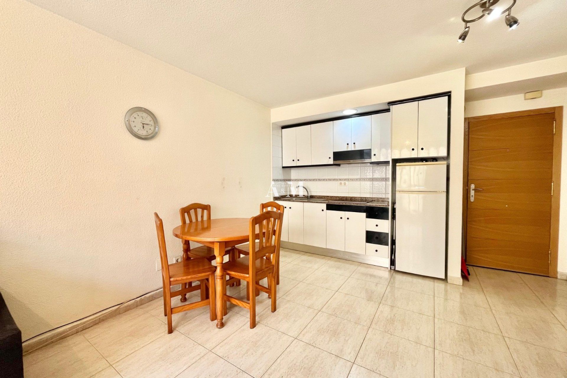 Küche von Wohnung miete in Guardamar del Segura mit Möbliert und Fernseher