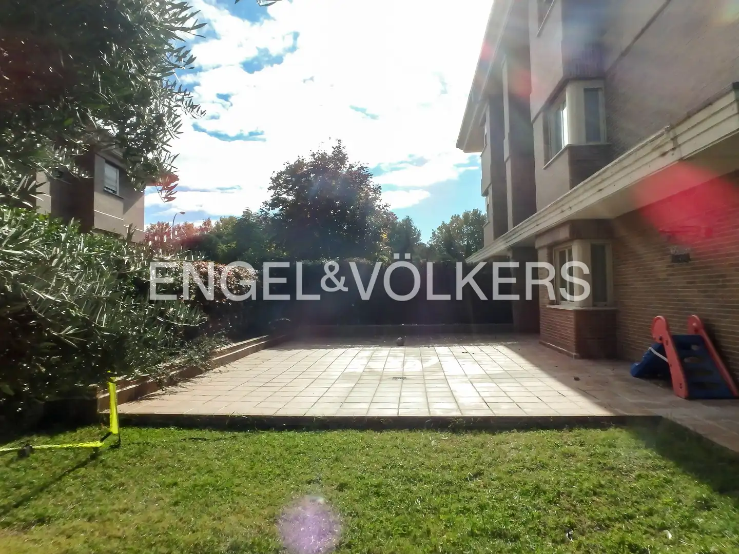 Terrassa de Pis de lloguer en Madrid amb Aire condicionat, Calefacció i Jardí privat