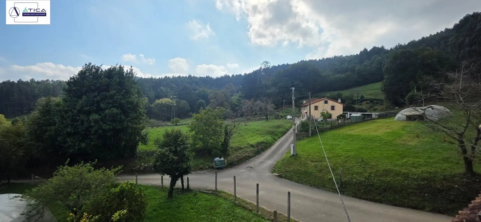 Vista exterior de Casa adosada en venta en Bárcena de Cicero con Jardín privado, Amueblado y Balcón