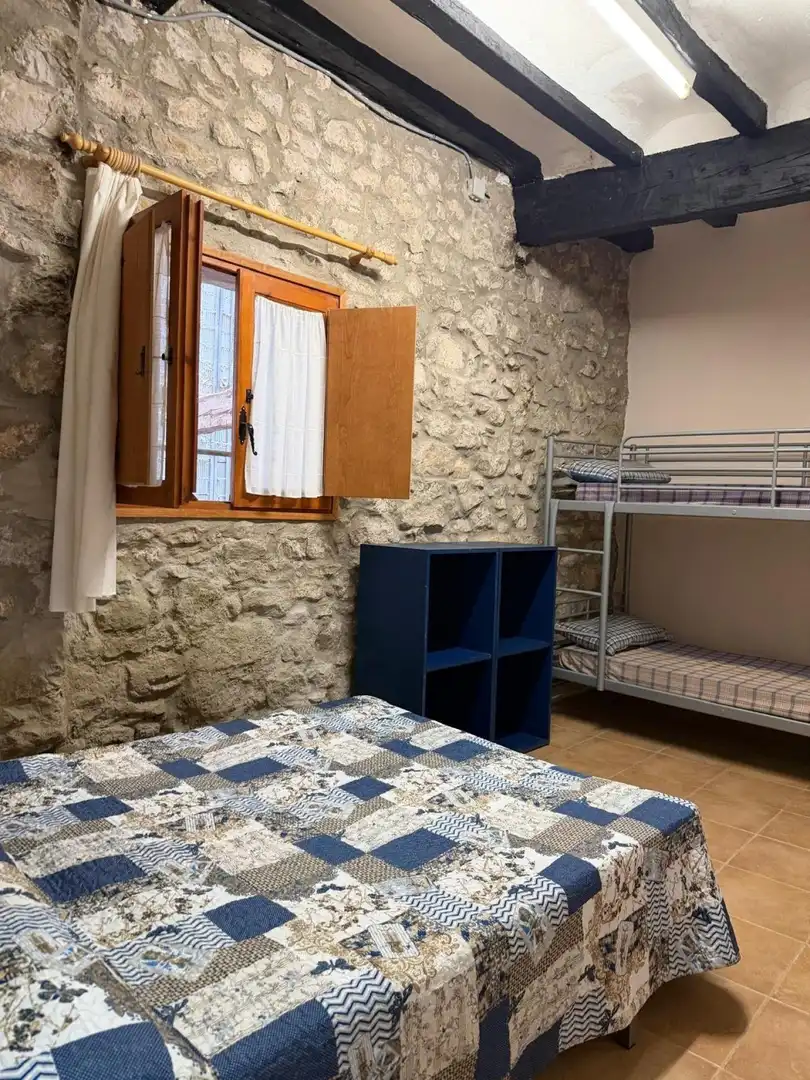 Dormitori de Finca rústica en venda en Camarasa amb Aire condicionat, Terrassa i Piscina
