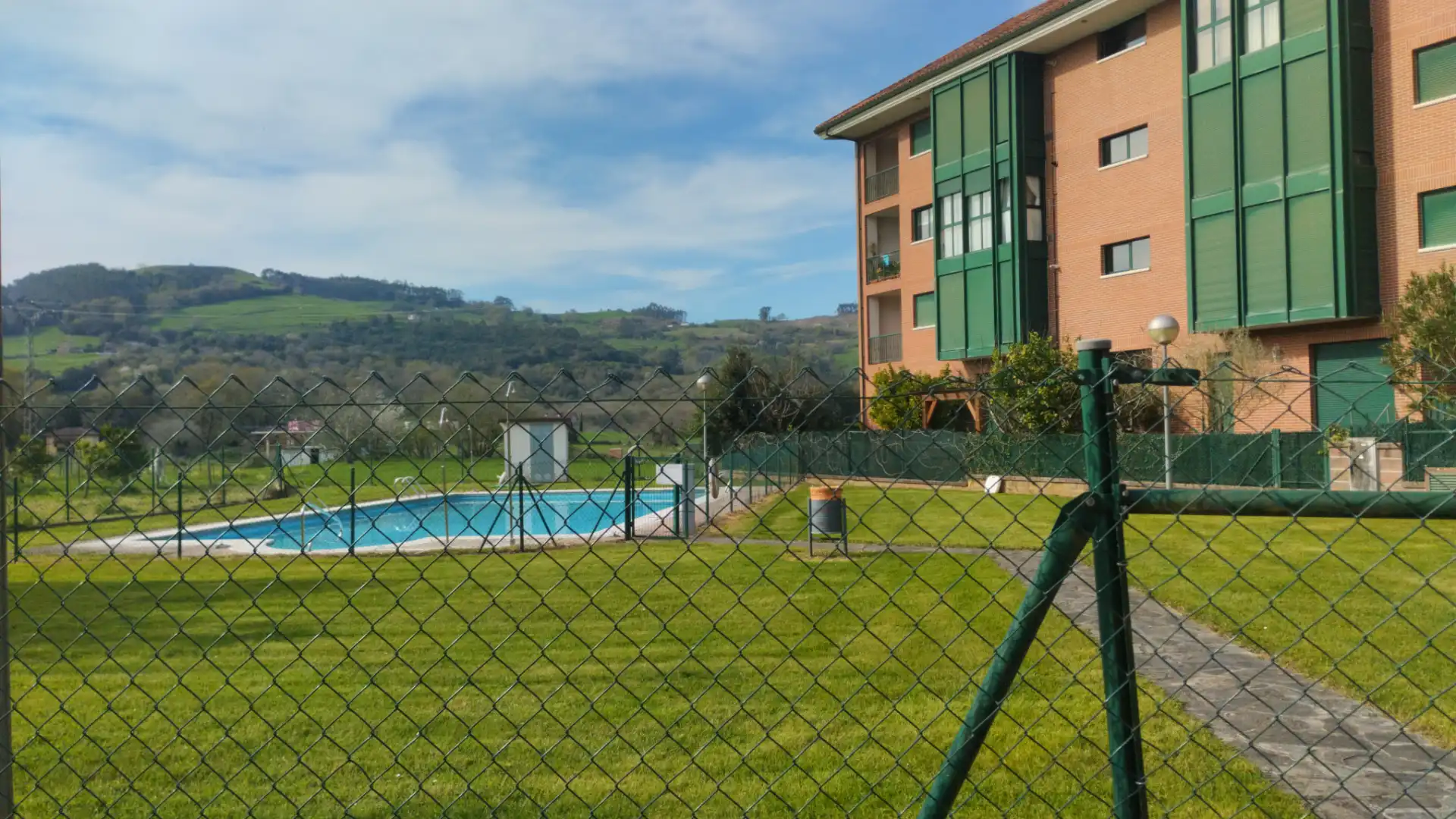 Piscina de Piso en venta en Voto con Calefacción, Trastero y Amueblado