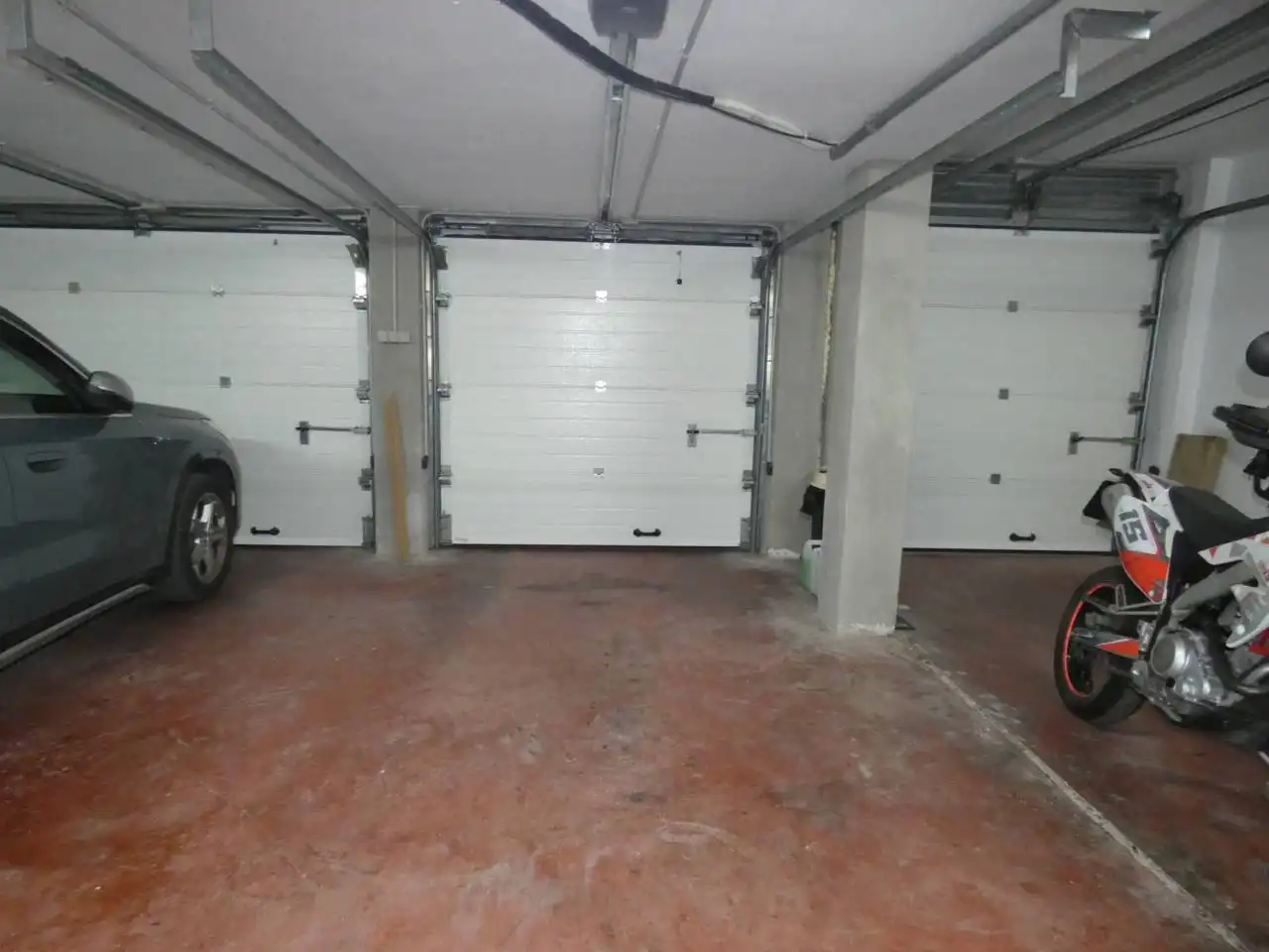 Parkplatz von Einfamilien-Reihenhaus zum Verkauf in Benicarló mit Klimaanlage, Heizung und Privatgarten
