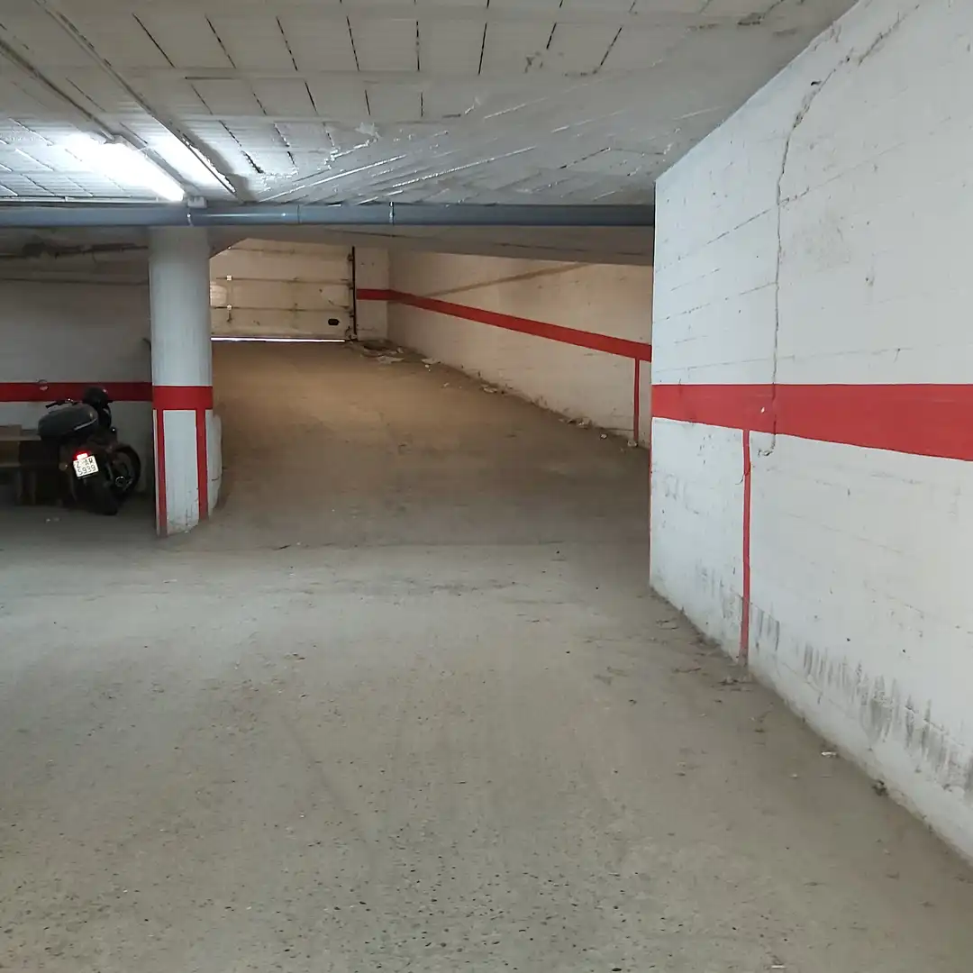 Aparcamiento con ascensor en venta en 27 de Gener, imagen 6