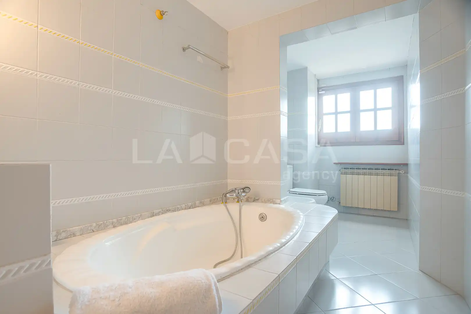 Bany de Casa o xalet en venda en Lliçà d'Amunt amb Calefacció, Terrassa i Balcó