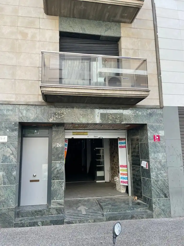 Local comercial en venta en Carrer de Joan Prim