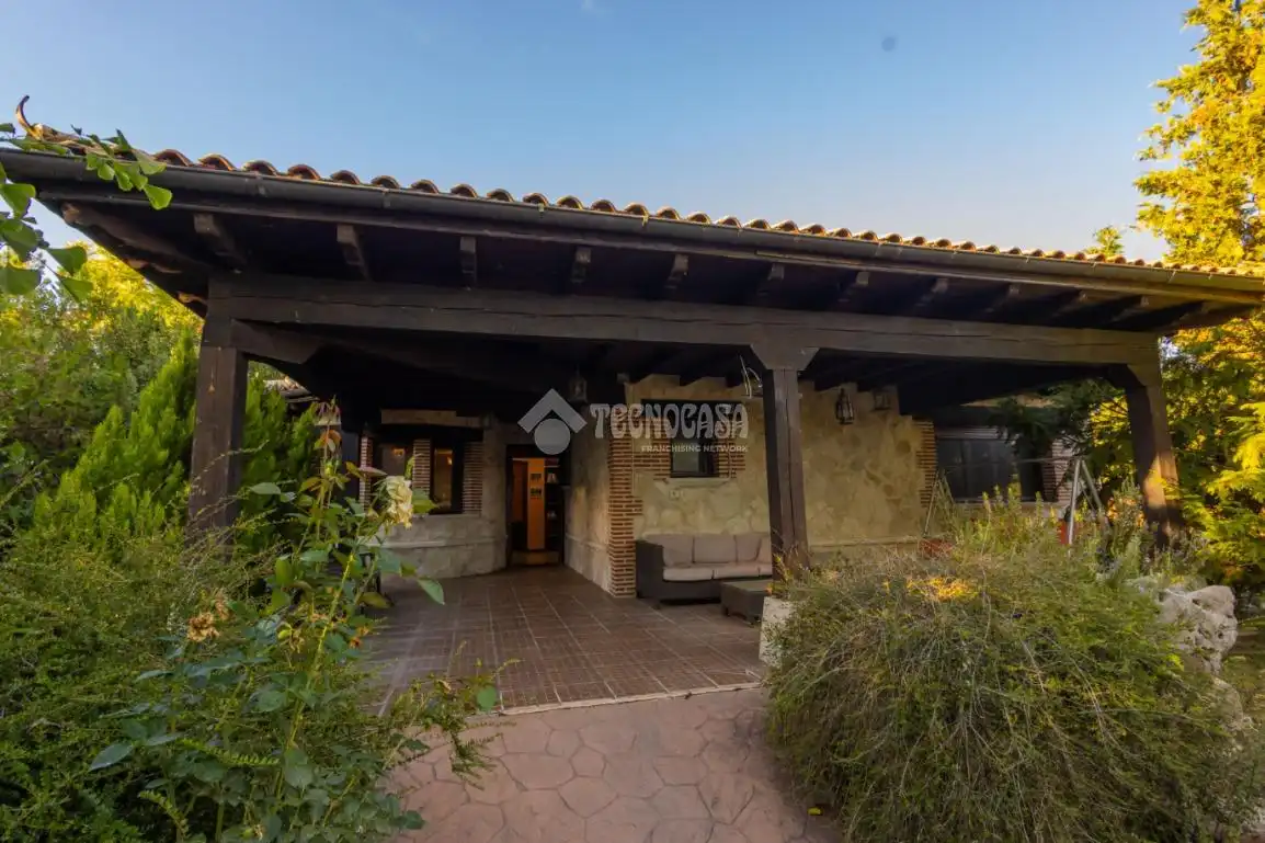 Casa amb jardí en venda a Laguna de Duero