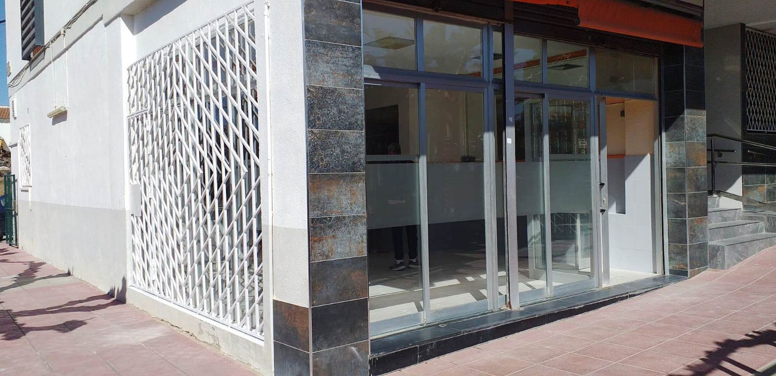 Vista exterior de Local en venda en Cambrils