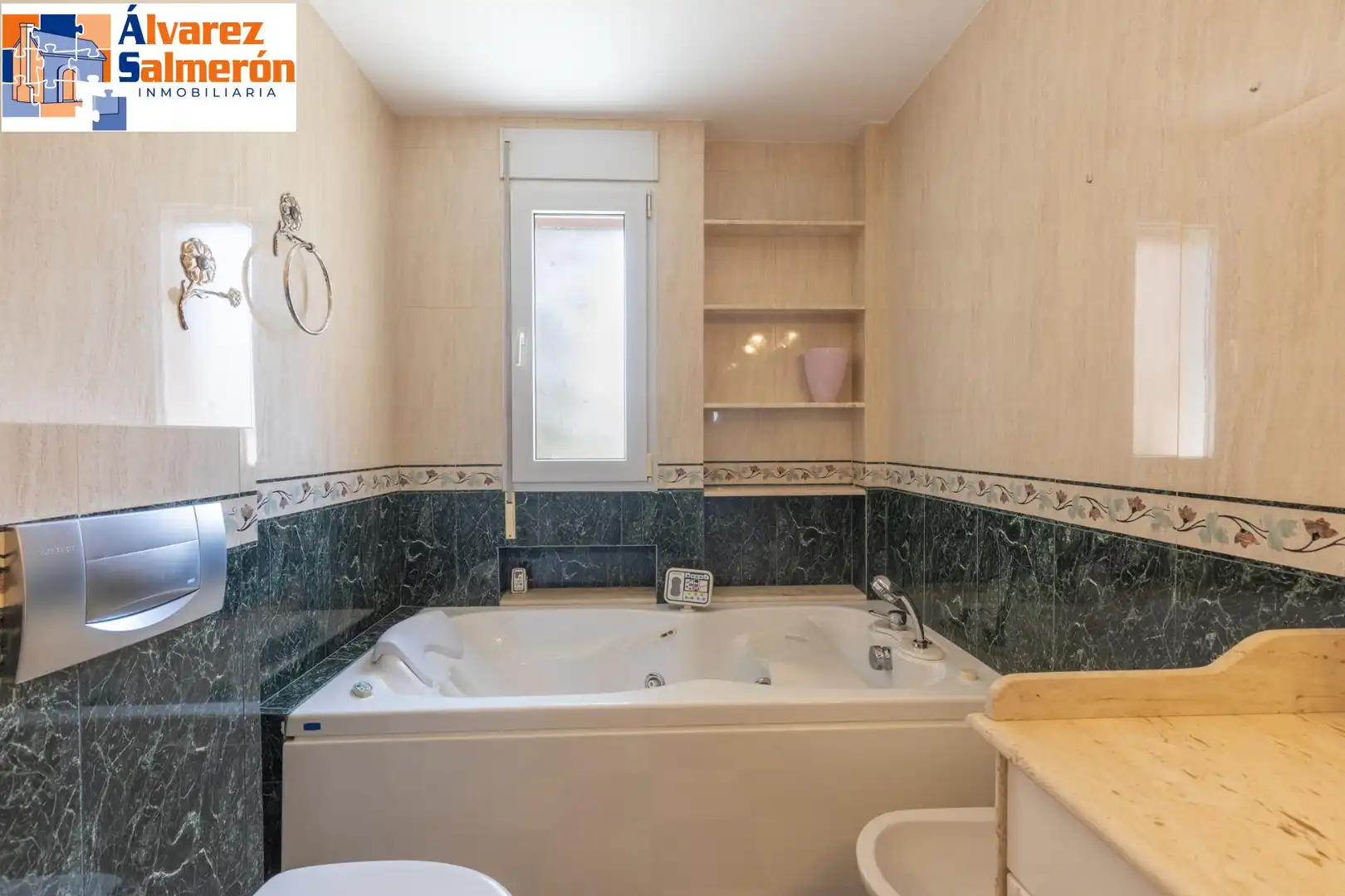 House with pool for sale in Avenida MONTEVIVE, imagen 32