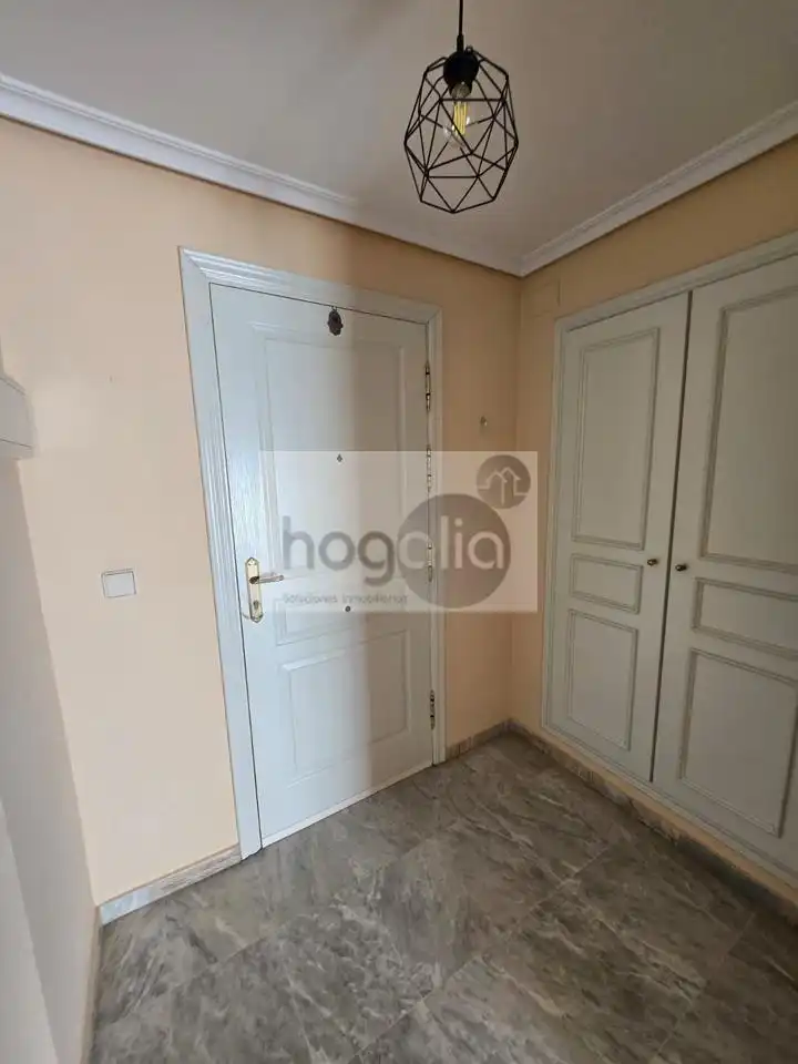 Flat for rent in Sevilla  with Air Conditioner, Terrace and Swimming Pool