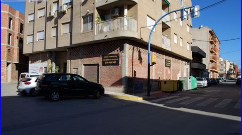 ¡Increíble oportunidad! Local comercial en el centro de Santomera con fachada a dos calles y 203 m2