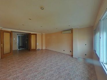Piso con ascensor en venta en Països Catalans