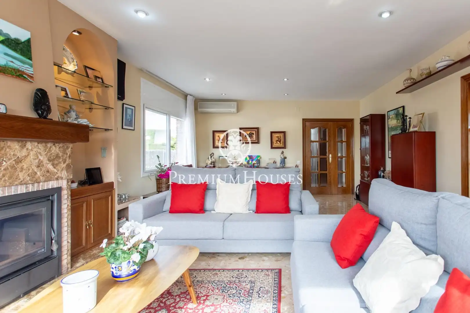 Sala de estar de Casa o chalet en venta en Badalona con Aire acondicionado, Calefacción y Jardín privado
