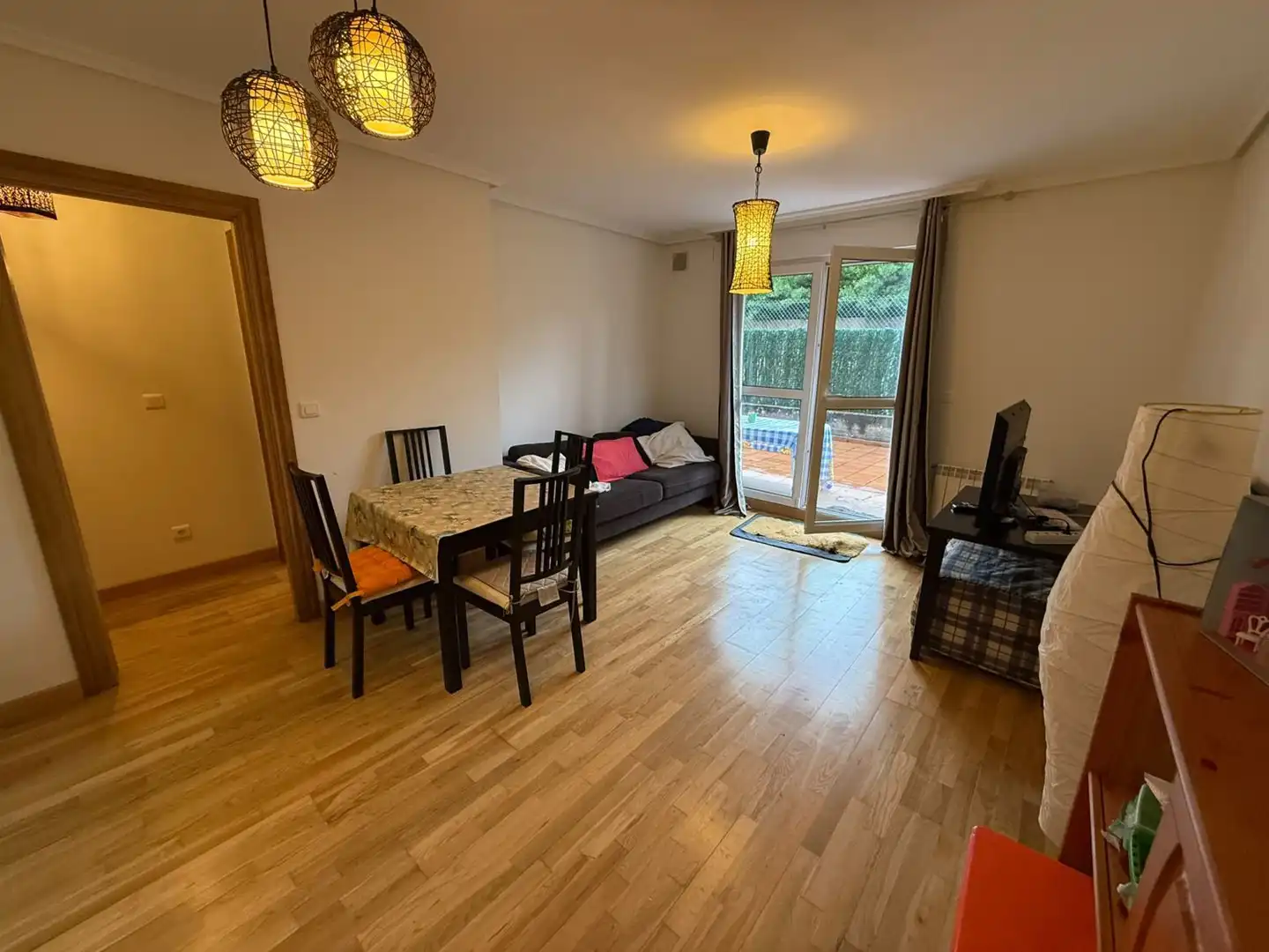 Sala de estar de Piso en venta en Hazas de Cesto con Calefacción, Terraza y Piscina comunitaria