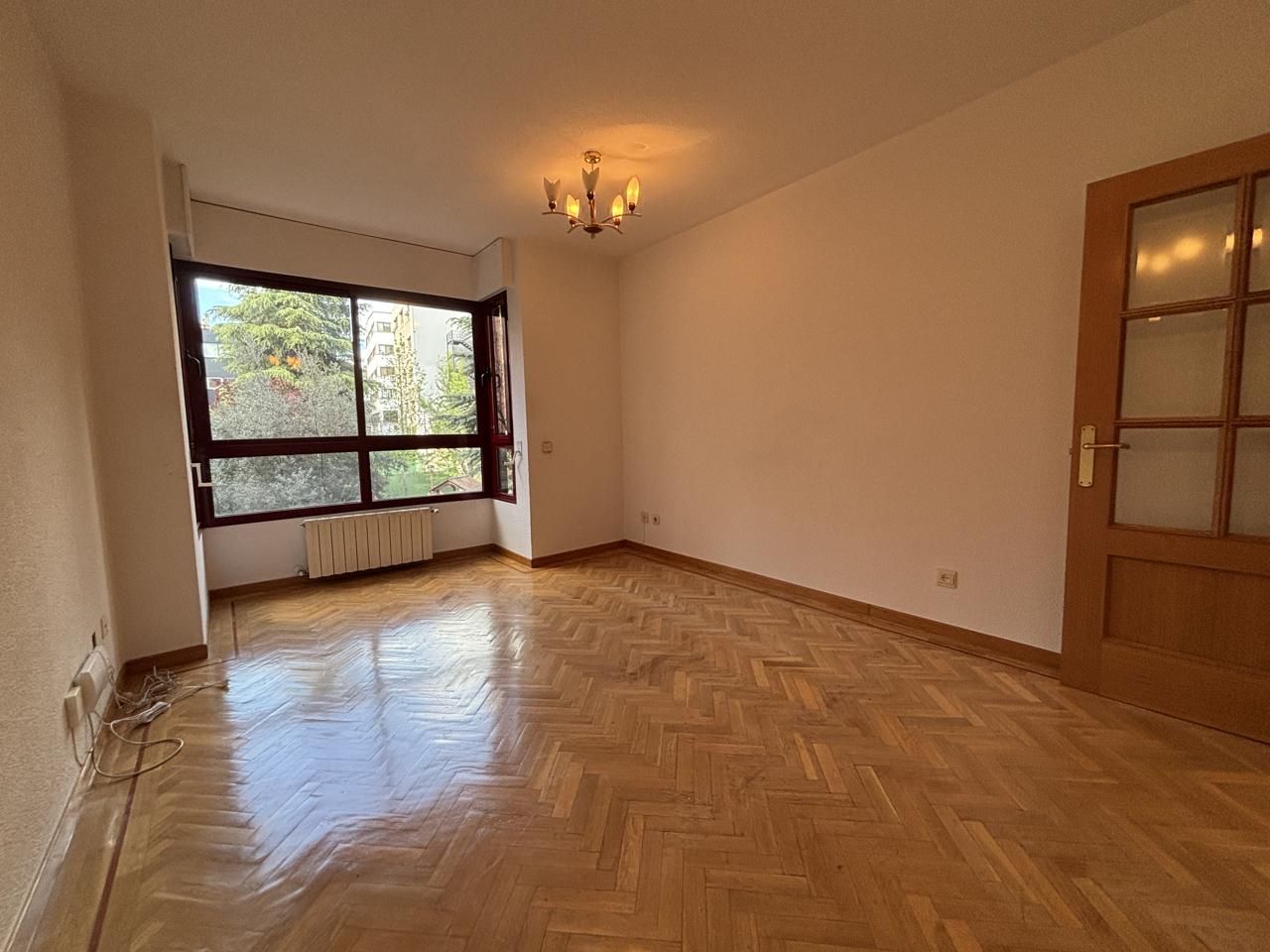 Bedroom of Flat to rent in  Madrid Capital  with Heating, Parquet flooring and Community pool