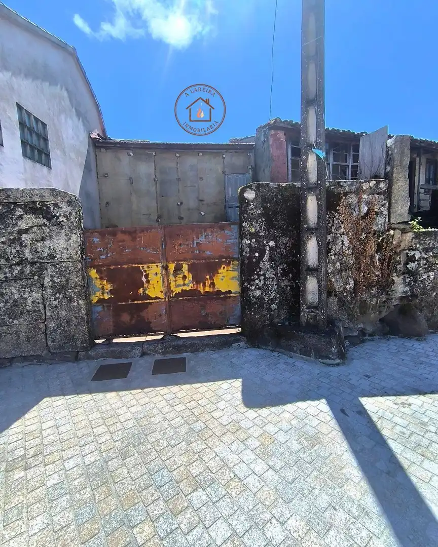 Casa rústica amb jardí en venda a Amoeiro, imagen 2