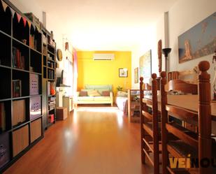 Living room of Flat for sale in  Barcelona Capital  with Air Conditioner, Heating and Parquet flooring